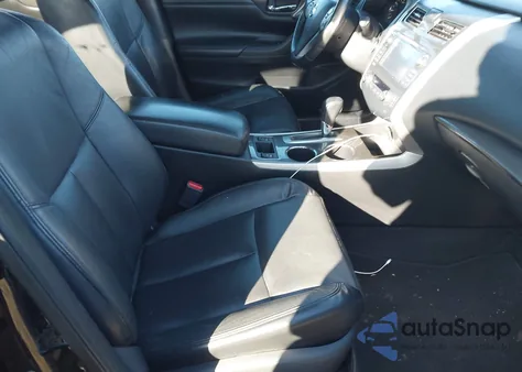 2015 Nissan Altima 2.5 из США, поврежденный, VIN 1N4AL3AP0FN399843